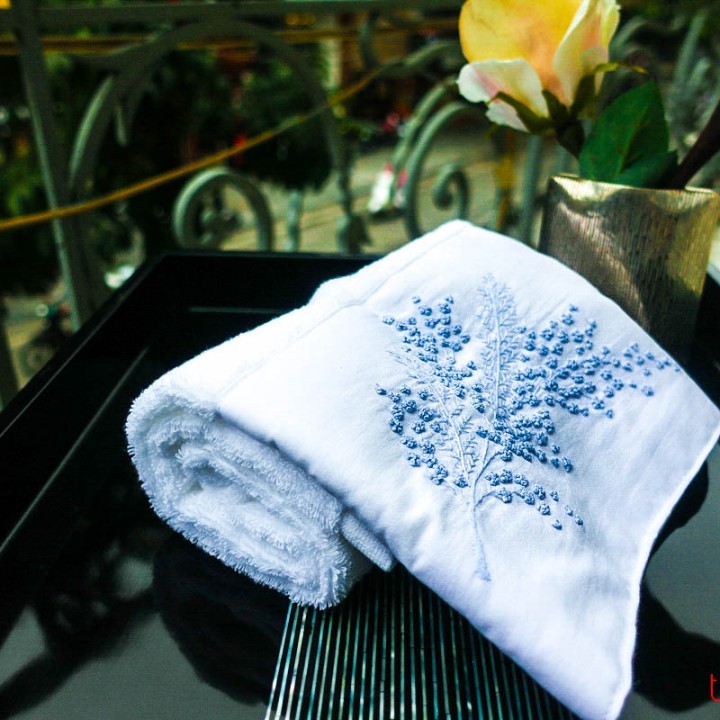 Embroidered towel - Big size 70x120cm -  mimosa